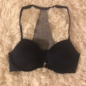 NEVER WORN - Victoria’s Secret Push Up bra